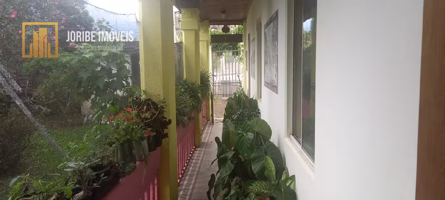 CHACARA NO CENTRO DE ARAÇOIABA AO LADO DO LAGO MUNICIPAL 