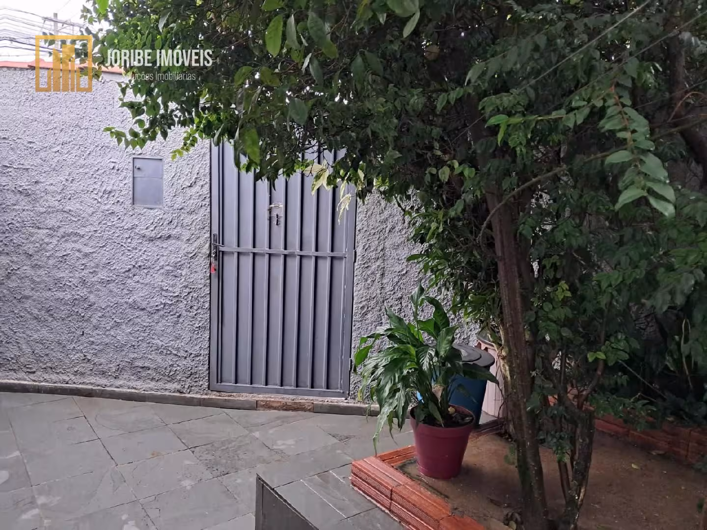 Casa em rua comercial em Araçoiaba