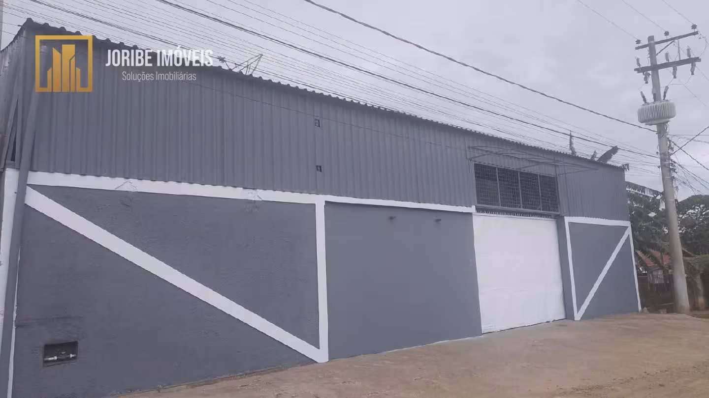 Galpão Próximo ao centro de Araçoiaba 